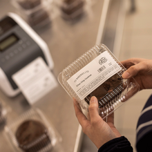 Imprimante étiquettes Brother - TD-4550DNWB. Écran LCD rétro-éclairé. Résolution d'impression professionnelle de haute qualité jusqu'à 300 dpi. Vitesse d'impression jusqu'à 6 images par seconde. Impression d'étiquettes jusqu'à 4,27 pouces / 108 mm de largeur. Simplicité d'utilisation. Fonctionne avec les applications iOS et Android.