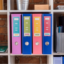 Imprimante étiquette couleur Brother -  VC-500W garantit une finition professionnelle de haute qualité. Simple d'utilisation, création de cartes d'invitation, des emballages cadeaux ou des décorations pour la maison. 5 largeurs de rouleaux différentes, de 9 à 50 mm, réalisez vos projets de création en confectionnant des cartes d'invitation, des faire-parts, des emballages cadeaux, des albums photos, des décorations pour votre intérieur et bien plus encore.